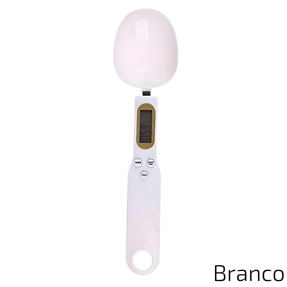 Balança digital de precisão em formato de colher, na cor bordô. Equipado com um visor digital e detalhes em amarelo, possui três botões (MODE, TARE, HOLD) abaixo do visor. Ideal para medir diferentes ingredientes com alta precisão.