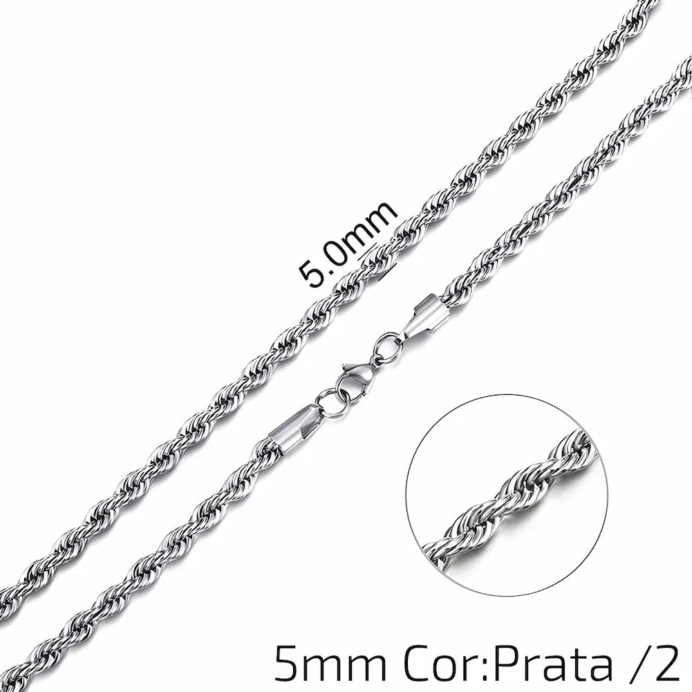 5mm Cor: Prata /2 - Uma corrente prateada de 5mm com elos trançados e fecho de garra. A imagem foca na espessura e no estilo dos elos.
