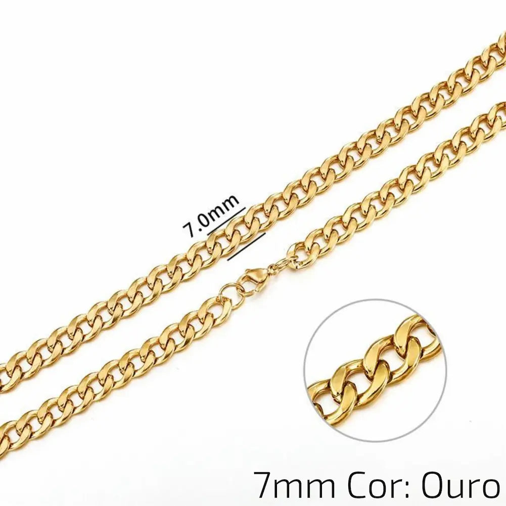 7mm Cor: Ouro - Uma corrente dourada de 7mm com elos lisos e fecho de garra. A imagem foca na espessura dos elos.
