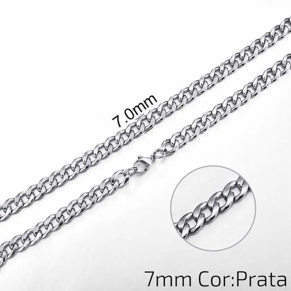 7mm Cor: Prata - Uma corrente prateada de 7mm com elos lisos e fecho de garra. A imagem enfatiza a espessura dos elos.