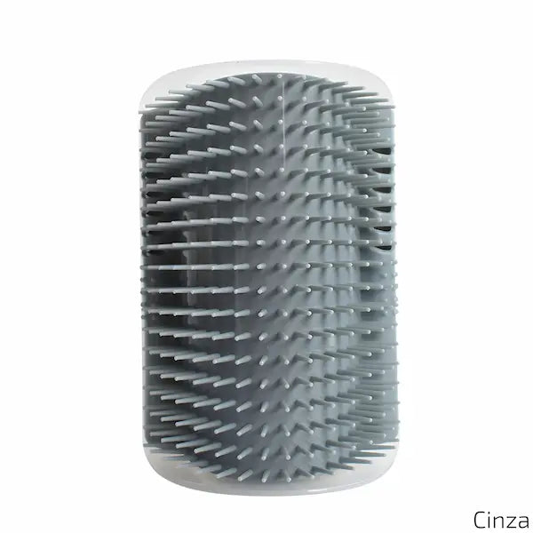 A imagem mostra uma escova de cerdas cinza, projetada para ser fixada em móveis ou paredes, permitindo que gatos se esfreguem e se cocem sozinhos. O design apresenta cerdas flexíveis e um formato curvado que se adapta bem ao uso felino. No canto inferior, aparece o texto "Cinza".