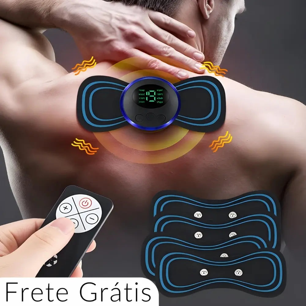  A imagem mostra um massageador elétrico portátil aplicado nas costas de uma pessoa, com vibrações indicadas por ondas laranjas. Na parte inferior, uma mão segura um controle remoto que ajusta as configurações do massageador. Há três unidades extras do dispositivo à direita. O texto "Frete Grátis" está no canto 