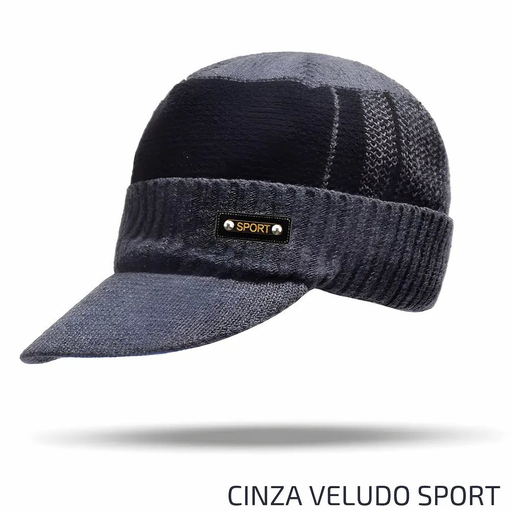Esta imagem apresenta um chapéu de inverno em veludo na cor cinza, com uma faixa na parte frontal que contém a inscrição "SPORT". Este chapéu é perfeito para atividades esportivas e uso casual em climas frios. Uma das opções de compra disponíveis é o "CINZA VELUDO SPORT".